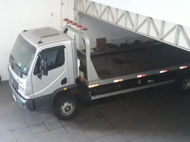 Caminhão Mercedes Benz Acelo 1016, 2022, plataforma, com 8.000 km.