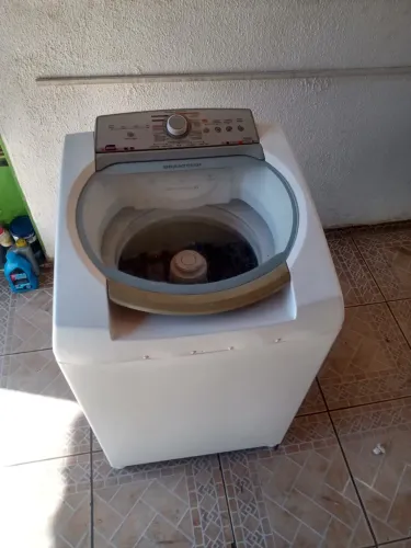 Vende se máquina de lavar roupa marca Brastemp ative