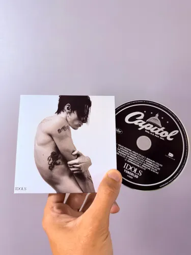 CD Yungblud idols 