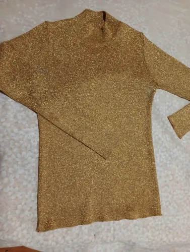 Blusa feminina dourada