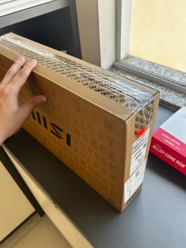 MSI CYBORG 15 RTX 5070-NOVO NA CAIXA