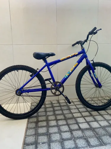 Muito boa Bicicleta aro 26 400,00 não baixo o preço