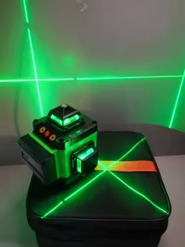 Novo Nivel Laser verde de 8 Linhas com 2 baterias + brinde