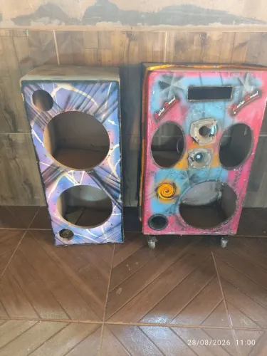 Vendo 2 Caixa de som residencial só a caixa 