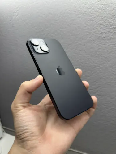 iPhone 15 128GB - em ótimo estado! 