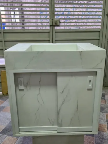 Armário de Porcelanato com Lavatório