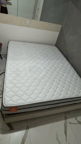 Cama box com Colchão Queen