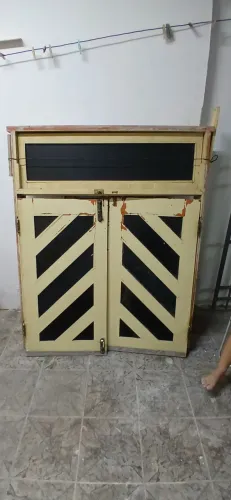 Vende-se um janelão e um pivotante de maracatiara