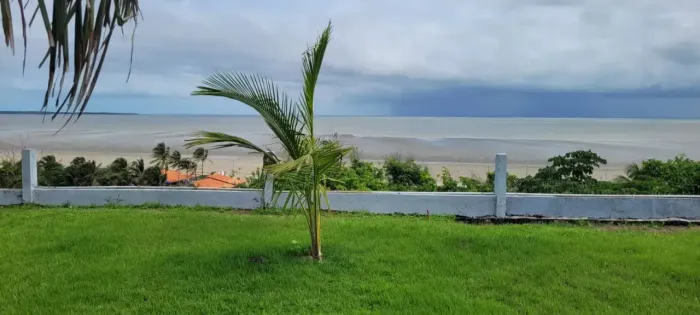 PRAIA DE PANAQUATIRA: Casa a venda vista mar Grande Ilha de São Luís