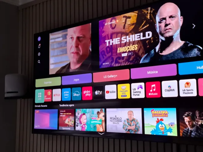 Smart TV 4KLG QNED AI QNED70 de 70 polegadas 2025