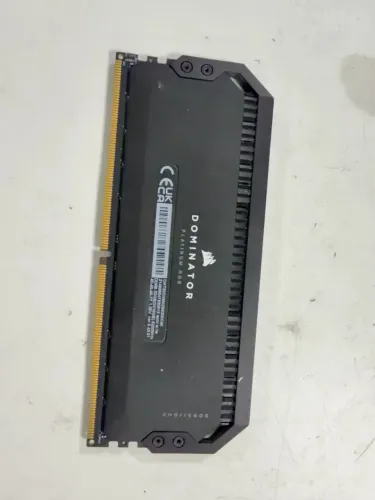 Memória RAM Corsair Dominator Platinum RGB DDR5 16GB 5200MHz C40