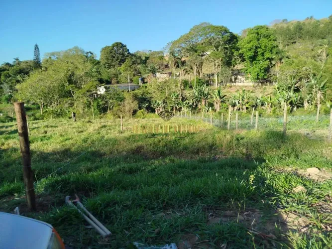 Lote de 400M² a Venda em Condomínio de Chácaras Jardim Chácara Mea em Suzano-SP