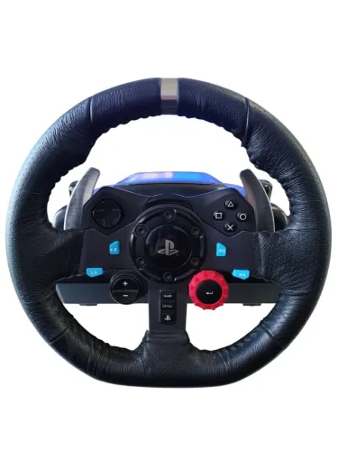 Volante Logitech G29 Playstation com cockpit.