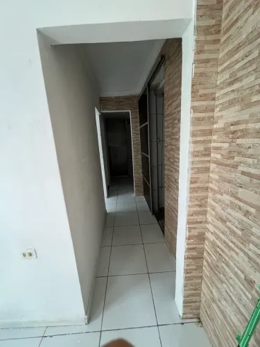 Alugo casa com 2 quartos no Pina 