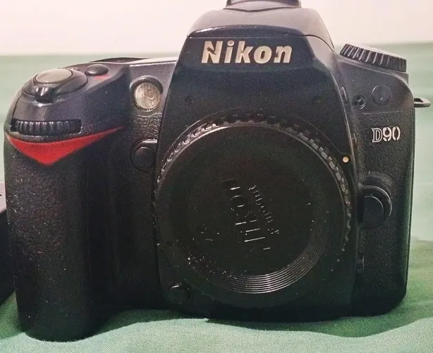 Câmara fotográfica Nikon D90