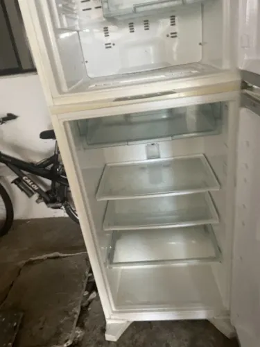 GELADEIRA USADA BRASTEMP 440 LITROS FOST FREE EXCELENTE ESTADO DE CONSERVAÇÃO
