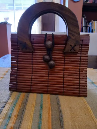 Bolsa tailandesa original,linda, impecável