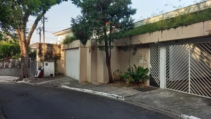 Alugo 1 quarto com suíte para 1 homem em São Paulo, zona norte.