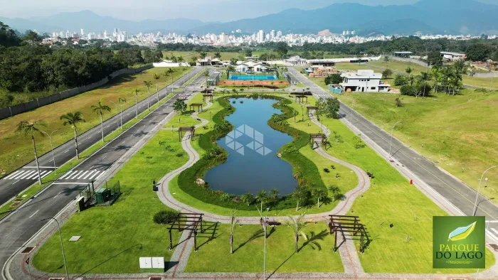 Terreno em Condomínio no Centro de Camboriú