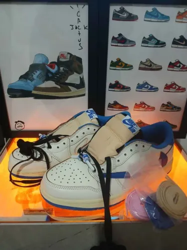 Air Jordan 1 Travis Scott