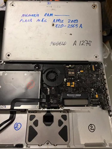 MacBook Pro A1278 para retirar peças, sem garantia, no está que se encontra.