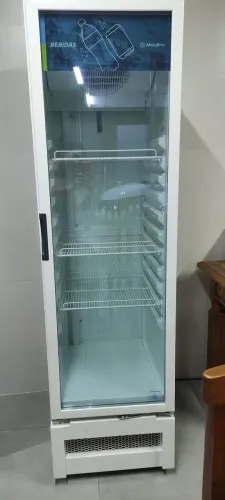 Expositor de bebidas Metalfrio