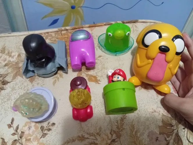 Lote 7 Brinquedos Colecionáveis - Mario, Star Wars, Adventure Time e +