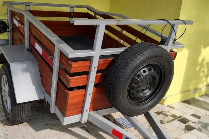 Vendo carroçinha ano 2019. Emplacada
