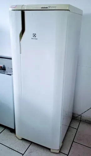 Geladeira Electrolux frost free 