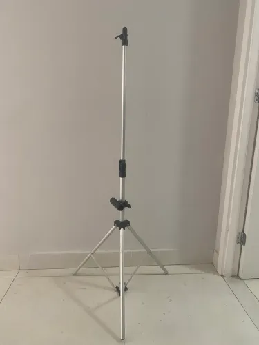 Tripé Ajustável em Alumínio