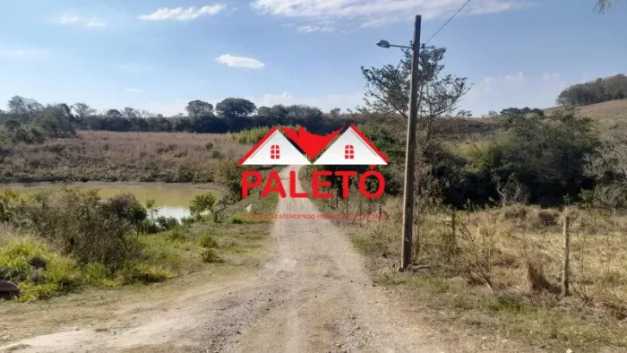 Sítio 20 mil metros, as margens da Rod Castelo Branco na cidade de Porangaba interior de S