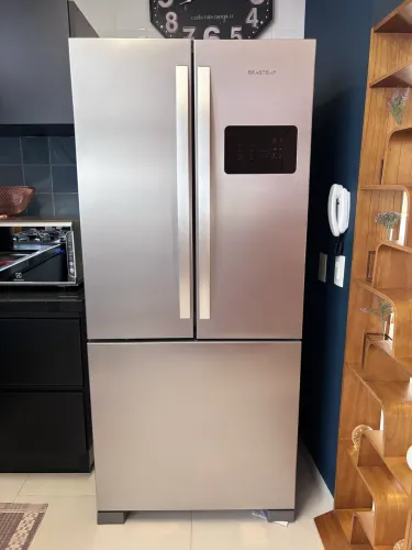 Geladeira Brastemp French Door (Modelo BRO85AKANA10)