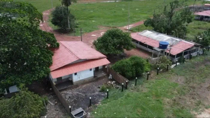 Excelente Fazenda com 1.500ha no Km 20 da BR319 no Careiro. (1.000ha (MIL) abertos). Casa 