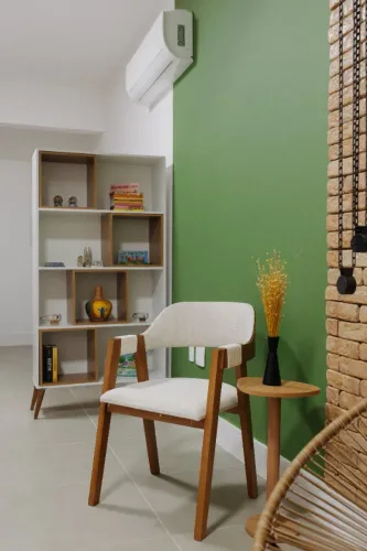 Estante de Livros Retrô 90cmx180cm Pés em Madeira Maciça 4 Nichos Removíveis Atlas YesCasa