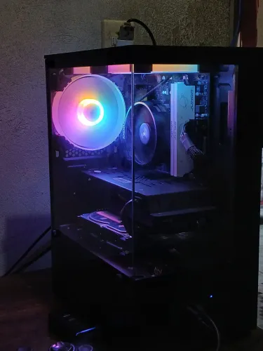 PC GAMER RX 5700 XT e Ryzen 5