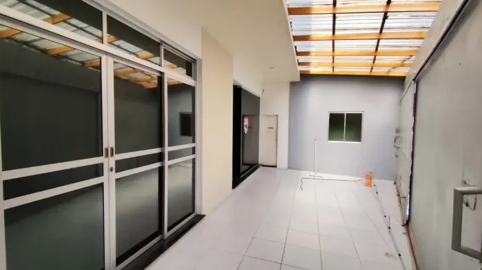 DR. VIANNA ALUGA CASA PARA FIM RESIDENCIAL OU NÃO RESIDENCIAL NA RUA PRESIDENTE PERNAMBUCO