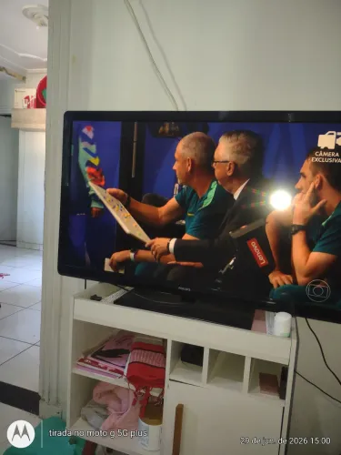 Vende_se um tv e um som 
