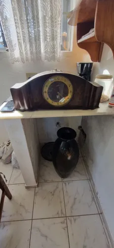 Lindo relógio de mesa alemão