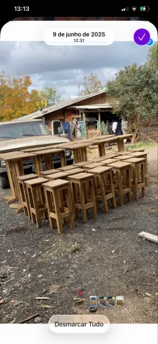 Mesa bistrô e banquetas 