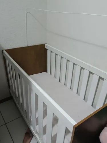 Berço que vira cama