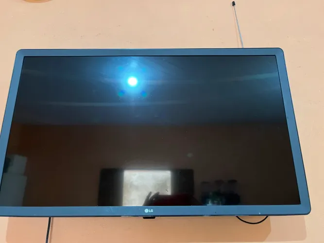 VENDO TV LG SEMI-NOVA