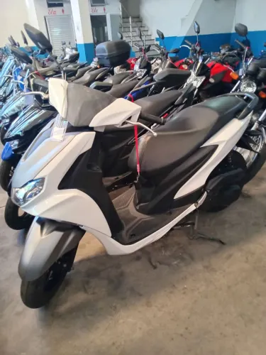 Yamaha FLUO 125cc 2022 (shalom veículos)