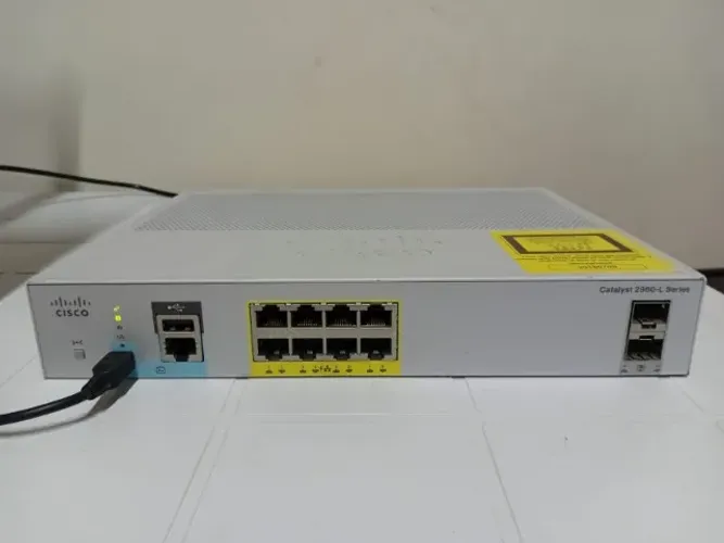 Switch Cisco Catalyst WS-C2960L-8PS-LL Gigabit PoE+ Testado