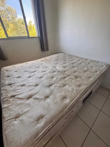 Cama casal box queen  para doação 