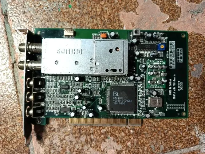 Placa de captura de video PCI com entradas RCA e Sintonizador TV VHF UHF