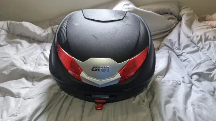 Baú Givi E 360 N momolock 36 Litros