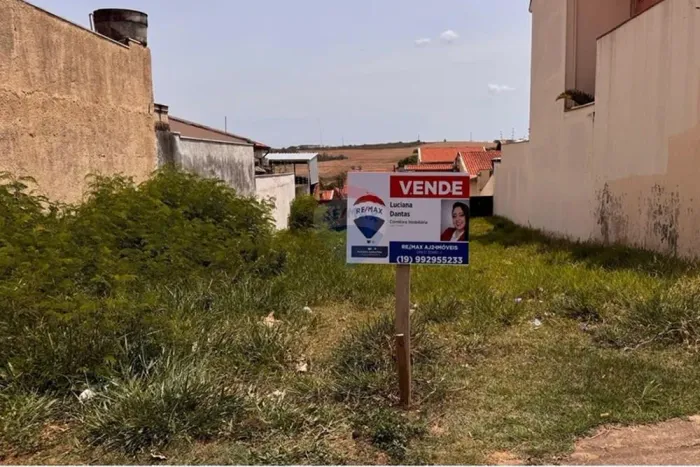 Terreno à venda na Rua Abolição Bairro Santa Teresinha