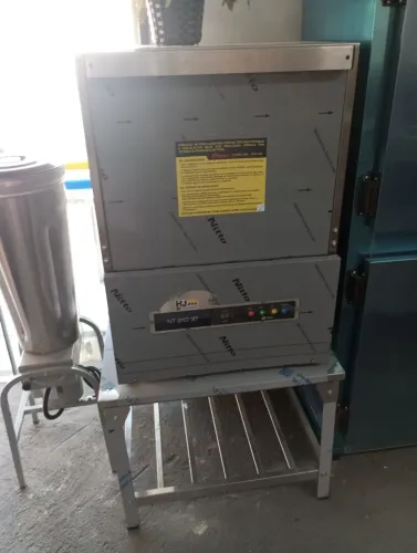 NZ. Lavadora de louça industrial NETTER 