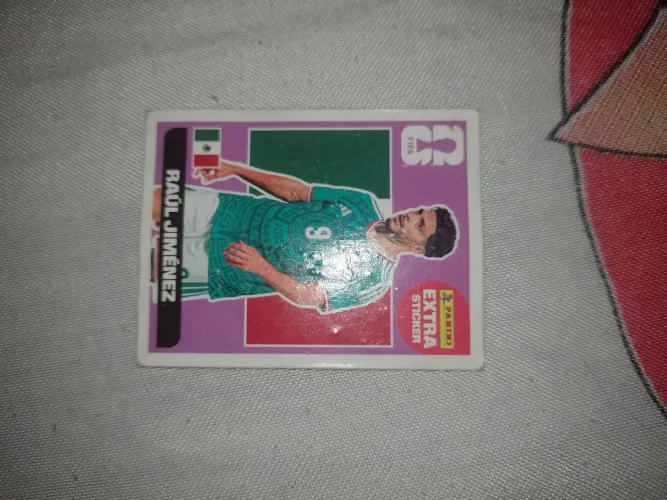 VENDO Figurinha leged ROXA
