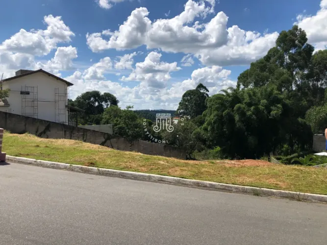TERRENO À VENDA NO CONDOMÍNIO PORTAL DA COLINA EM JUNDIAÍ/SP.